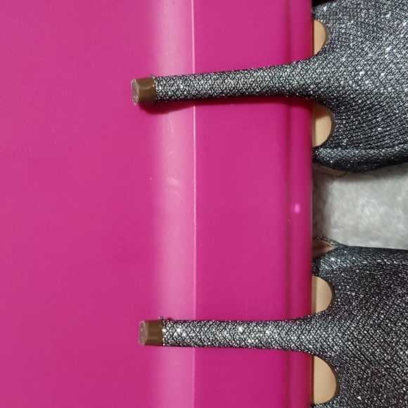 Nina Silver Sparkle Stiletto Size 9 - Picture 5 of 6